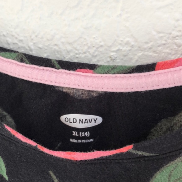 Black floral old navy shirt - Picture 3 of 3